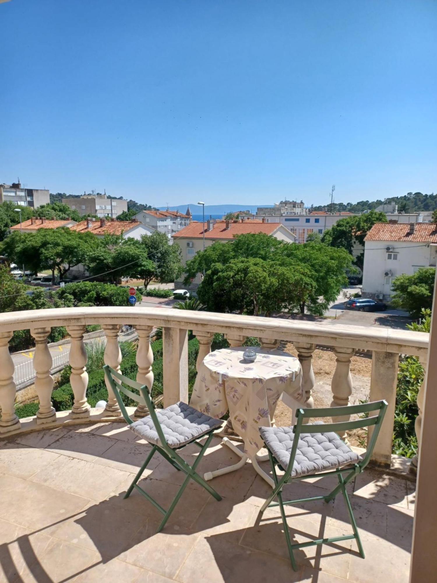Apartments Emilija Makarska Room photo